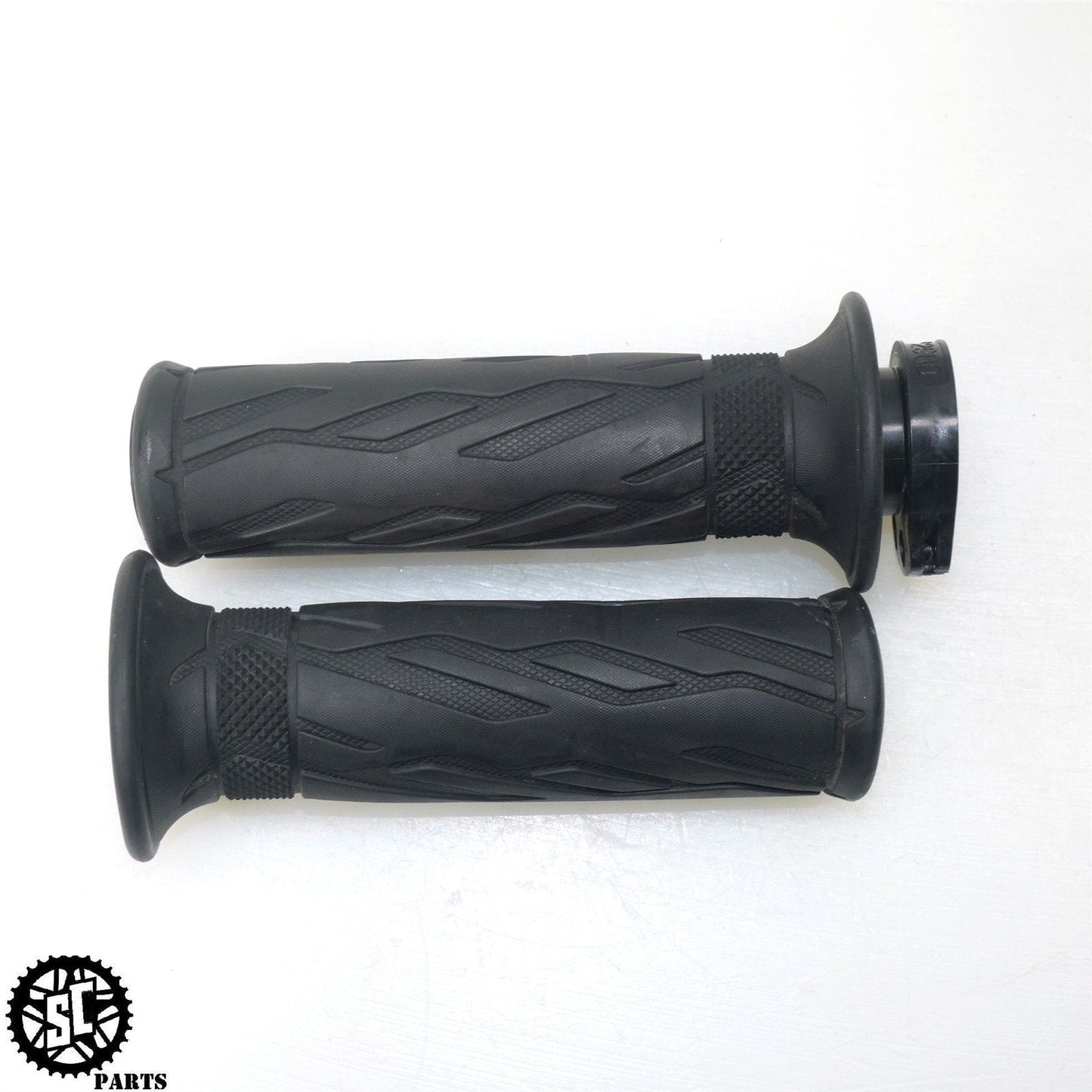 2022 SUZUKI HAYABUSA THROTTLE TUBE HANDLEBAR GRIPS S48