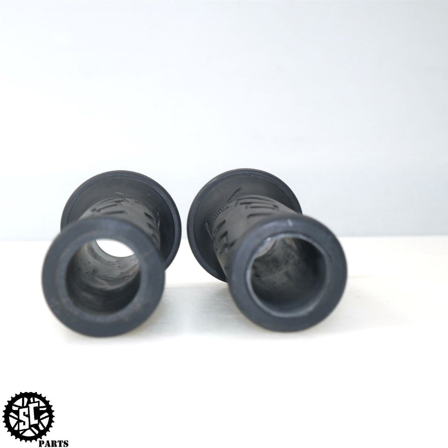 2022 SUZUKI HAYABUSA THROTTLE TUBE HANDLEBAR GRIPS S48