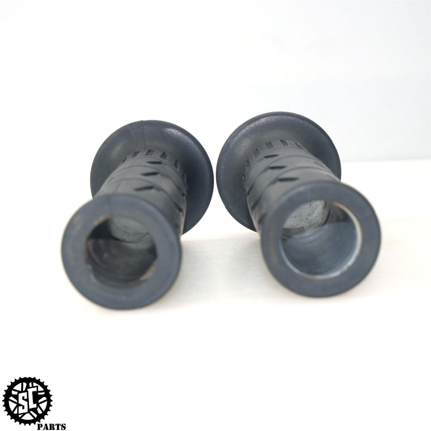 2006 2007 KAWASAKI ZX10R THROTTLE TUBE HANDLEBAR GRIP K17