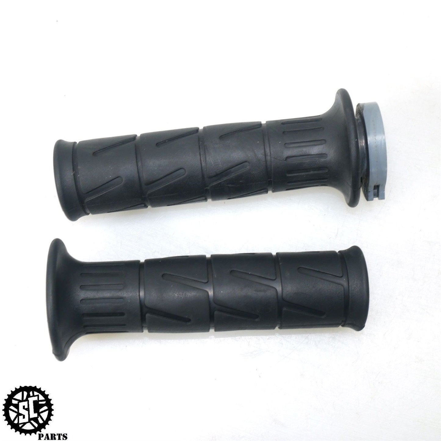 2006 2007 KAWASAKI ZX10R THROTTLE TUBE HANDLEBAR GRIP K17