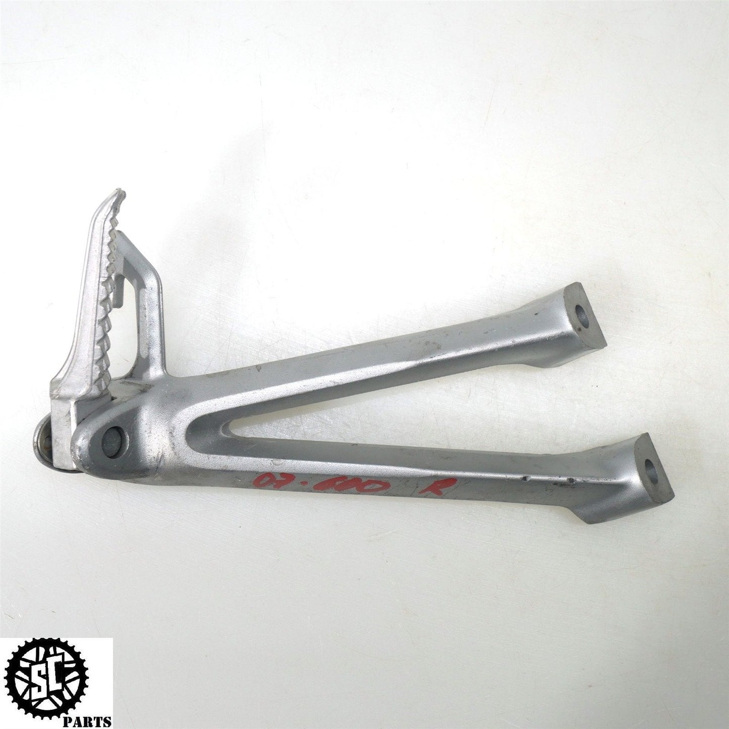 2007 SUZUKI GSXR 600 750 RIGHT REAR PASSENGER PEG S24