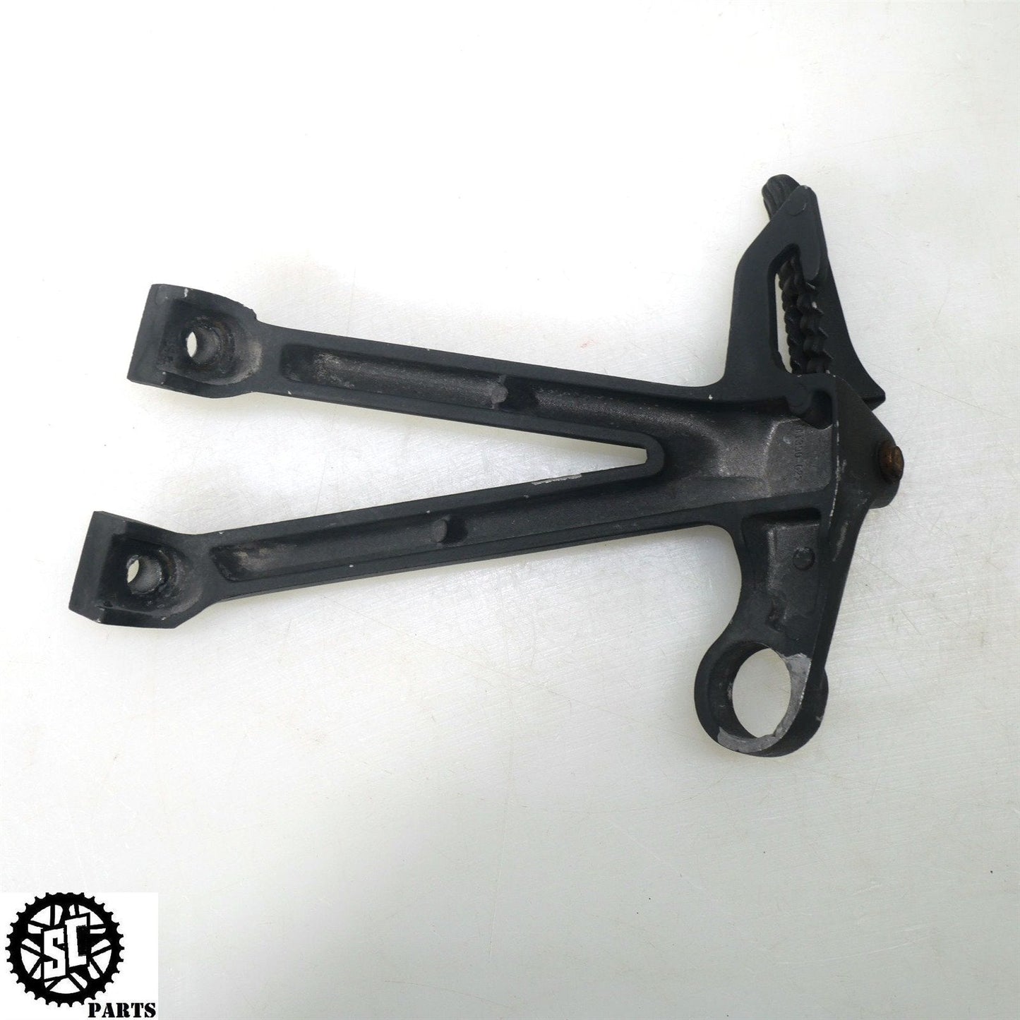 2007 SUZUKI GSXR1000 REAR PASSENGER PEGS S63