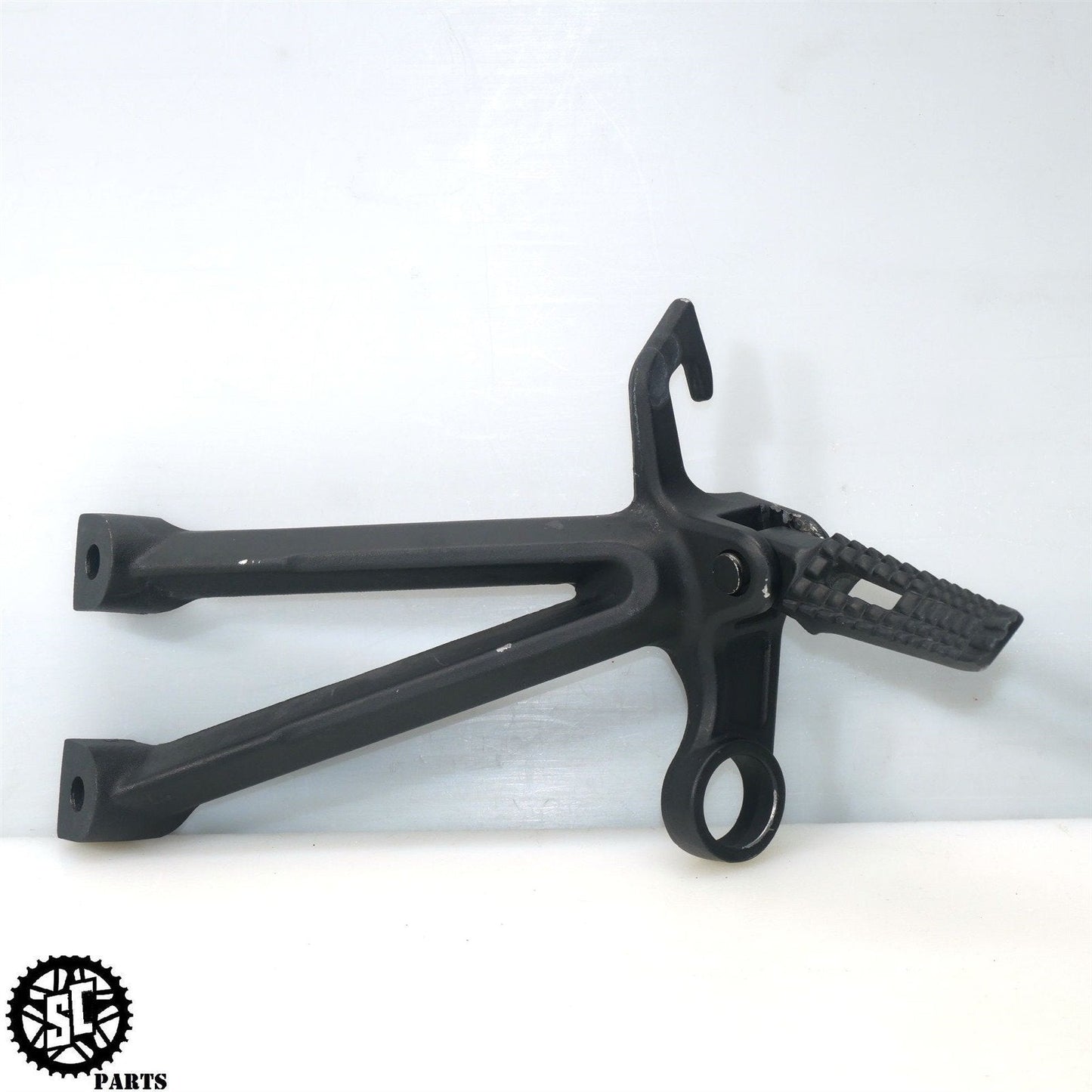 2007 SUZUKI GSXR1000 REAR PASSENGER PEGS S63