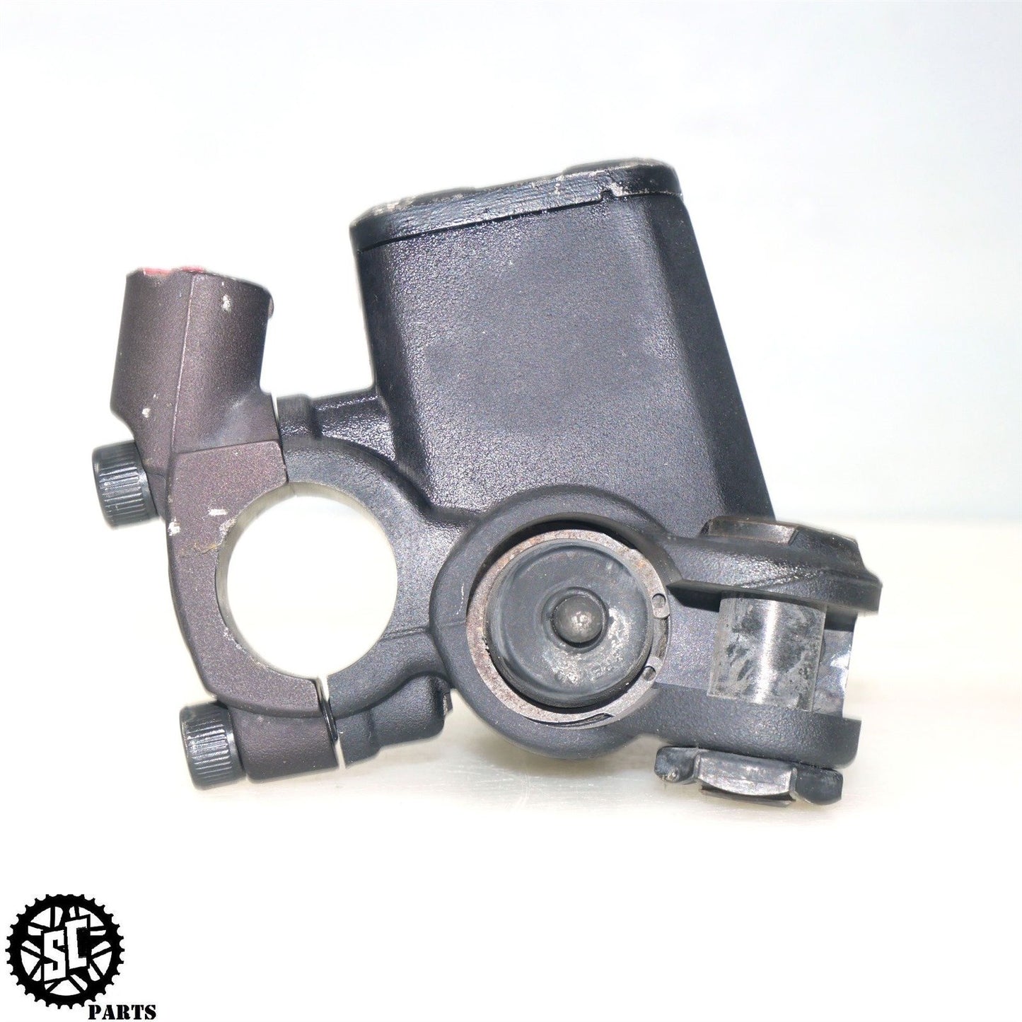 2015 DUCATI MONSTER 821 FRONT BRAKE MASTER CYLINDER 62440972A D28