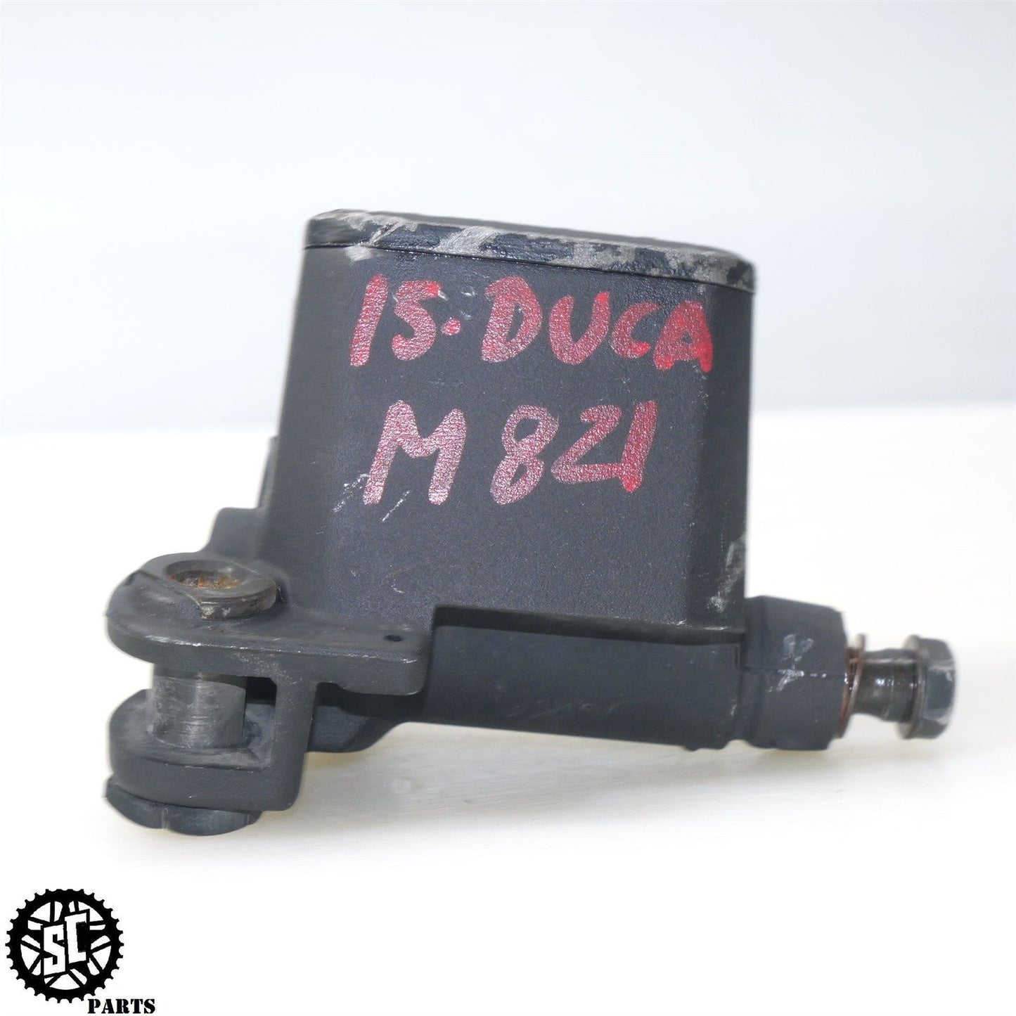 2015 DUCATI MONSTER 821 FRONT BRAKE MASTER CYLINDER 62440972A D28