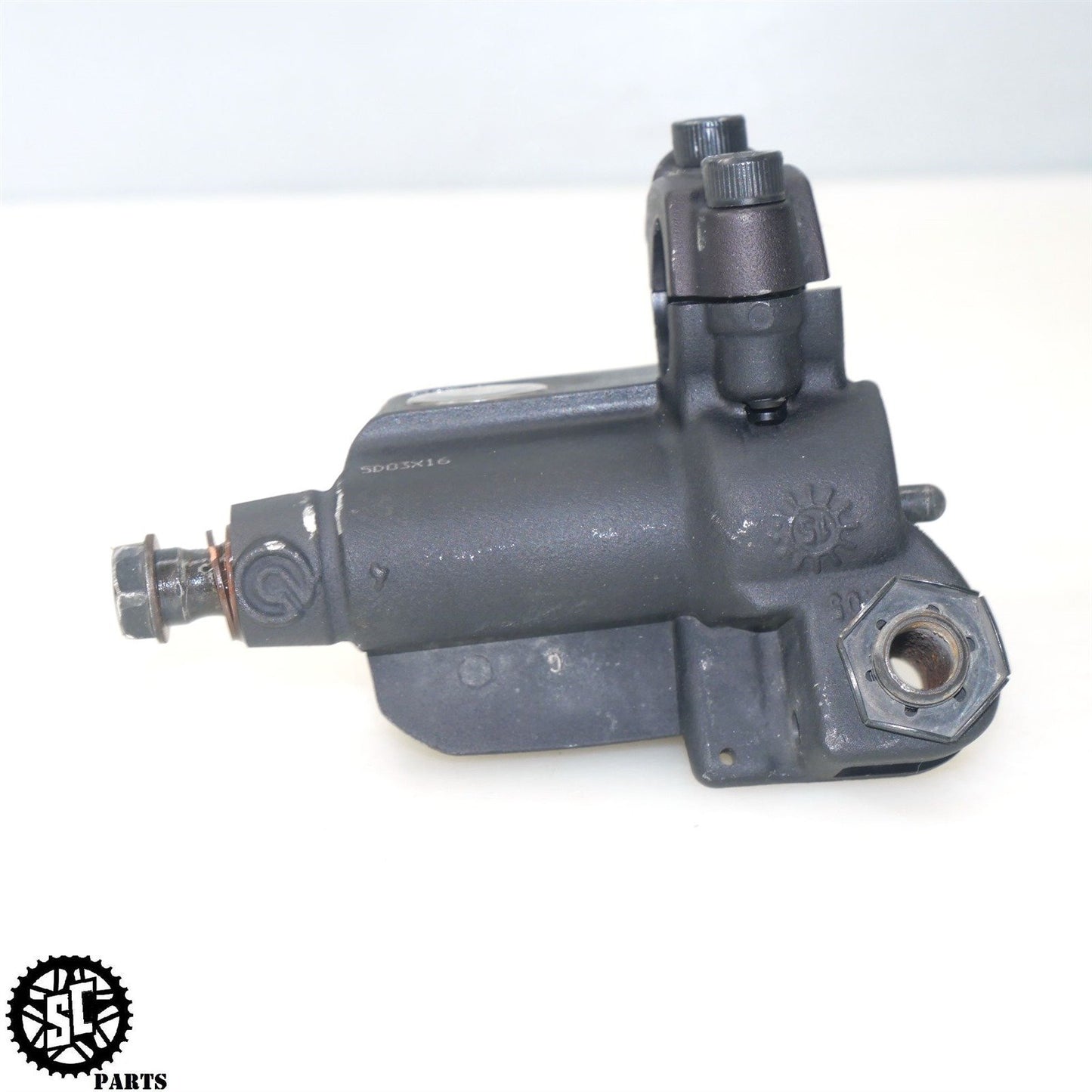 2015 DUCATI MONSTER 821 FRONT BRAKE MASTER CYLINDER 62440972A D28