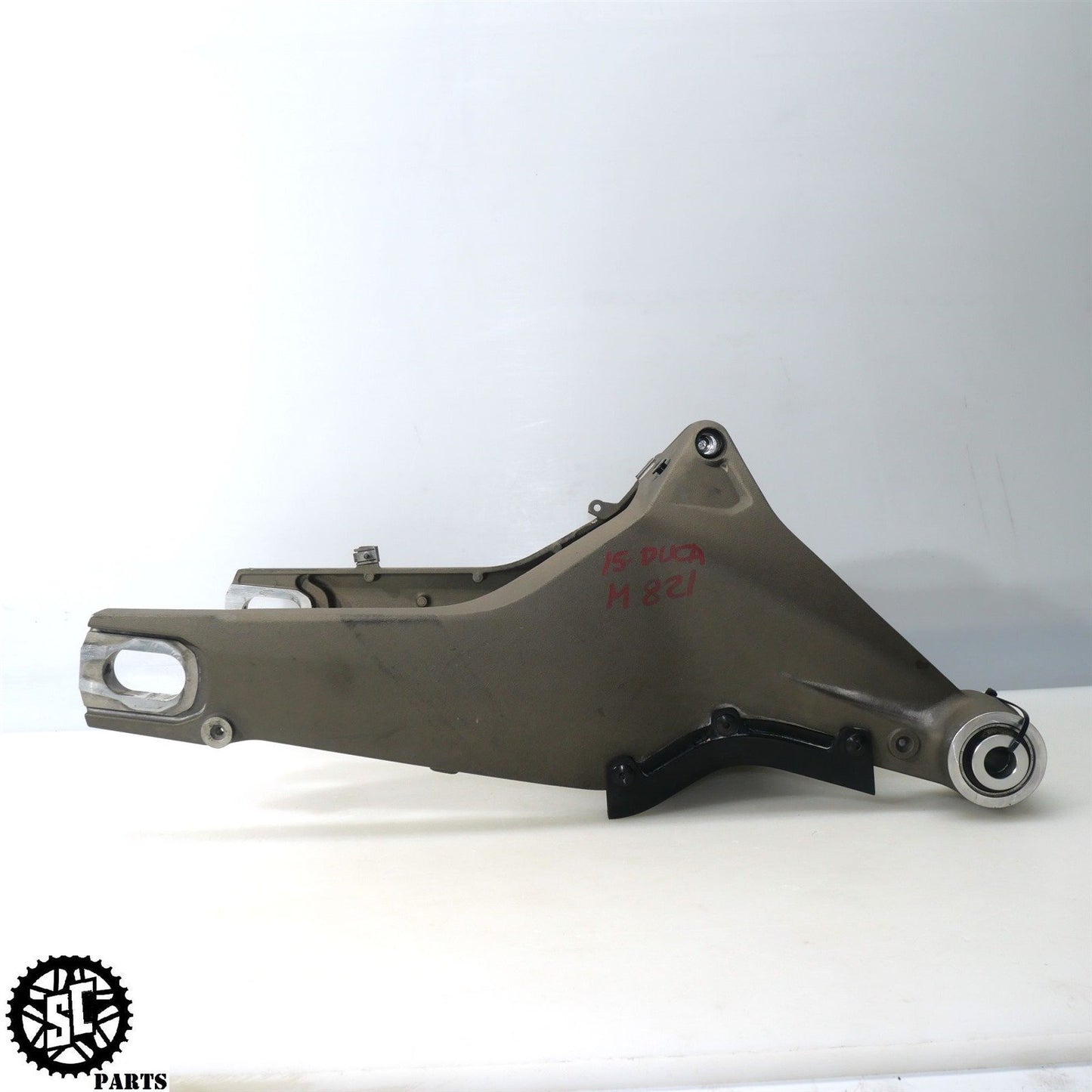 2015 DUCATI MONSTER 821 SWINGARM D28