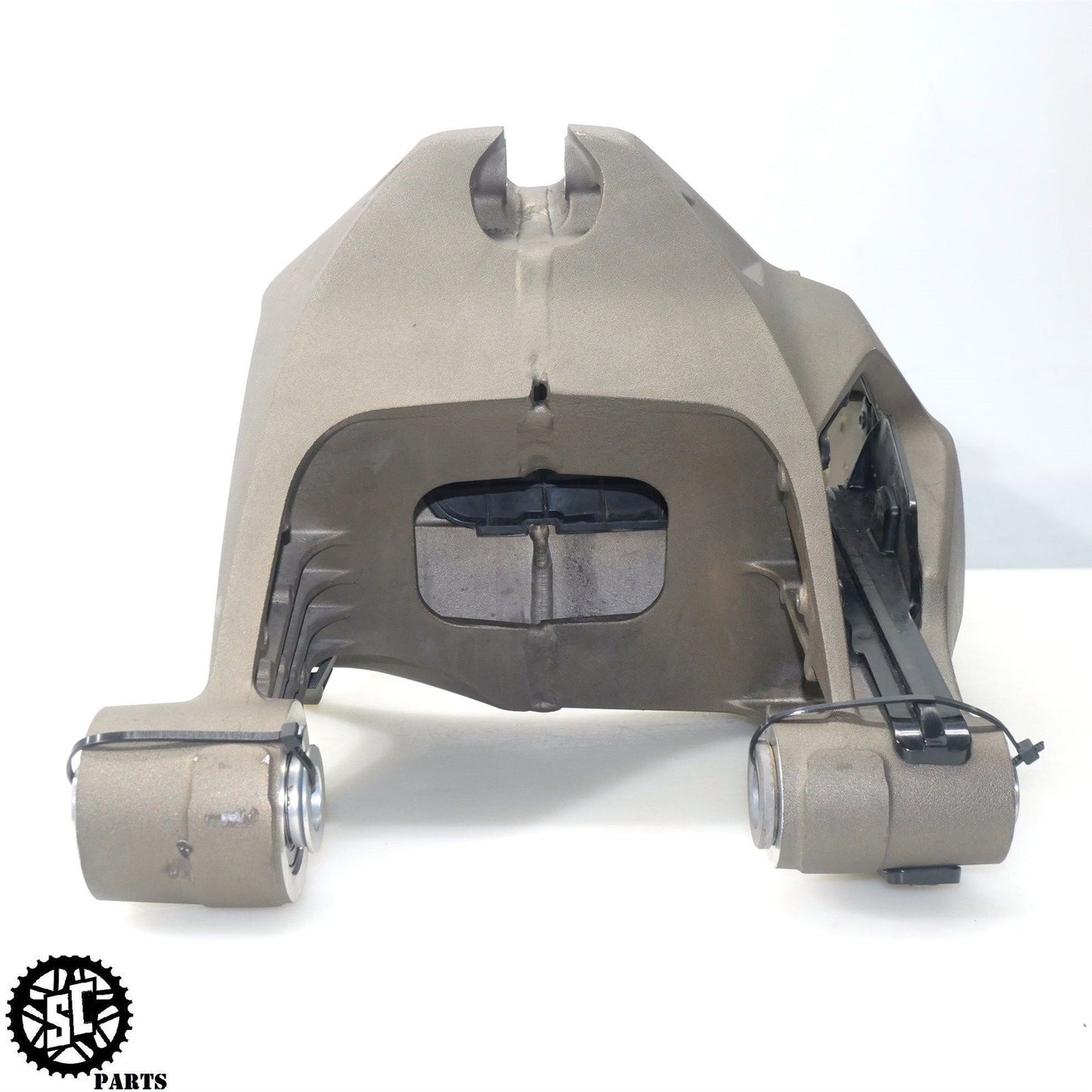 2015 DUCATI MONSTER 821 SWINGARM D28