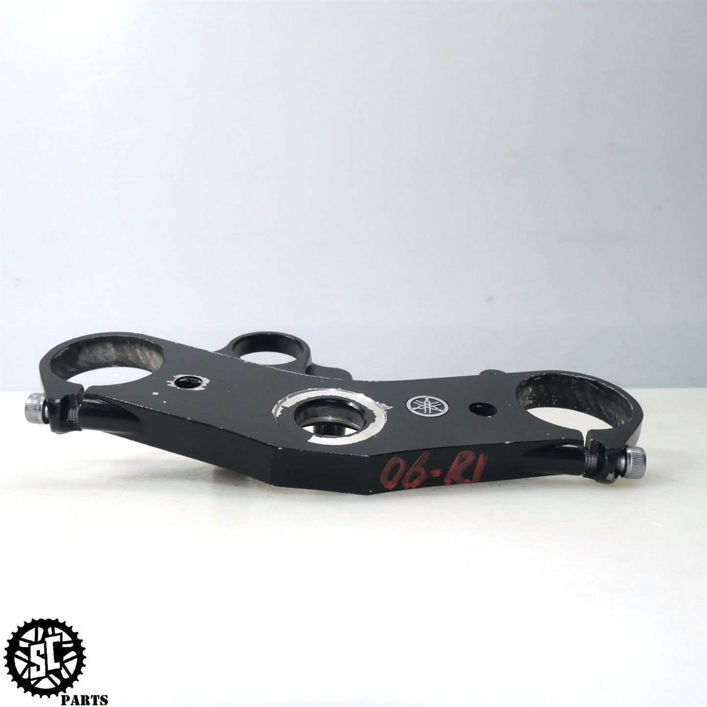 2004-2006 YAMAHA YZF R1 UPPER TRIPLE TREE Y24