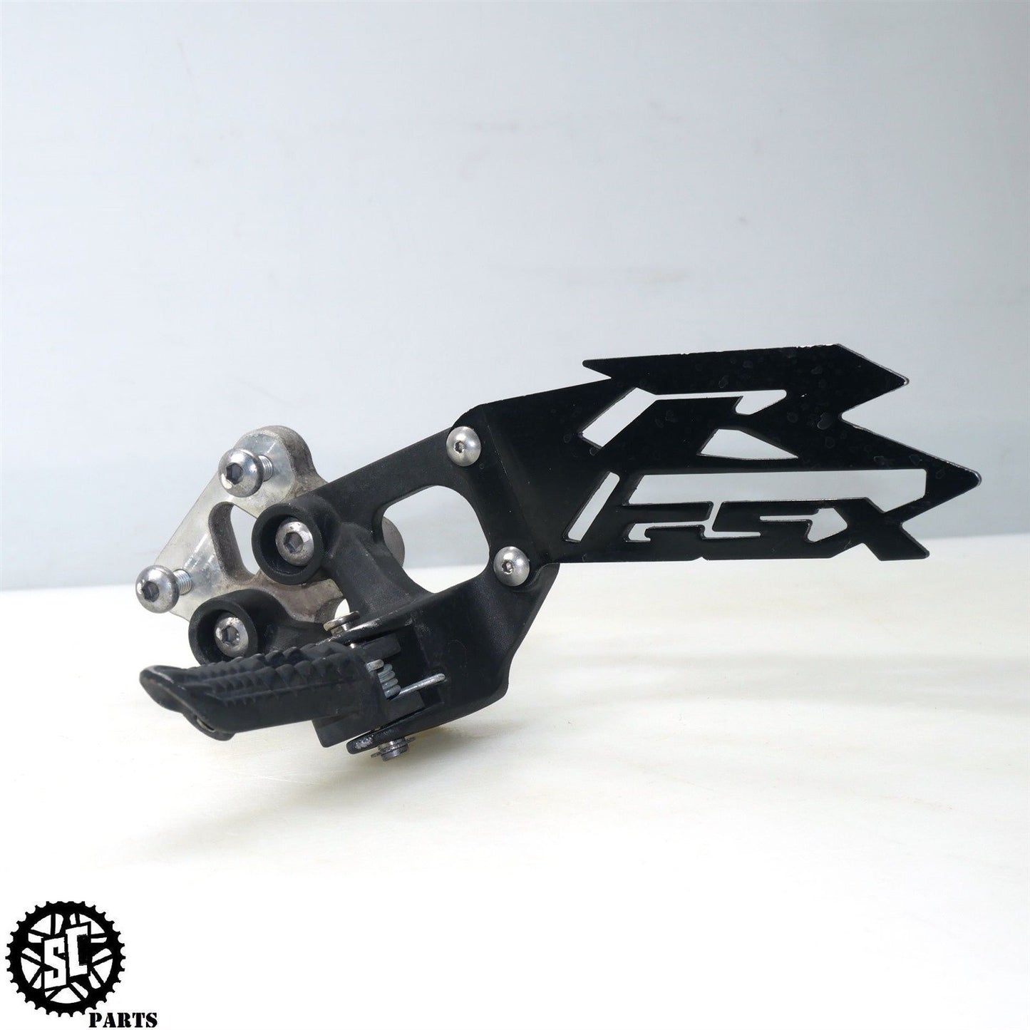 2006-2007 SUZUKI GSXR 600 LEFT REARSET FRONT FOOT PEG S72