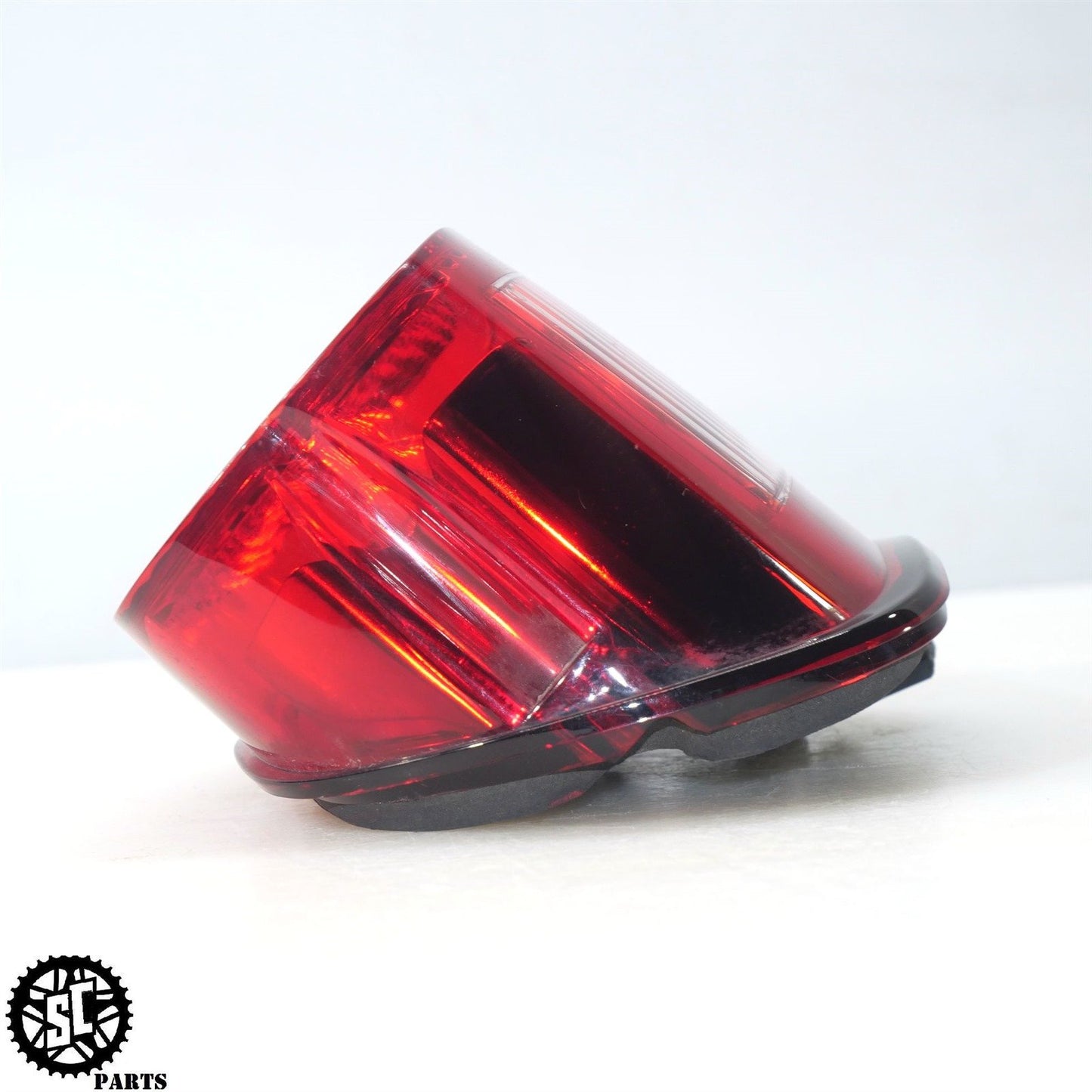 2004 HARLEY DAVIDSON DYNA FXDWGI TAIL LIGHT HD40