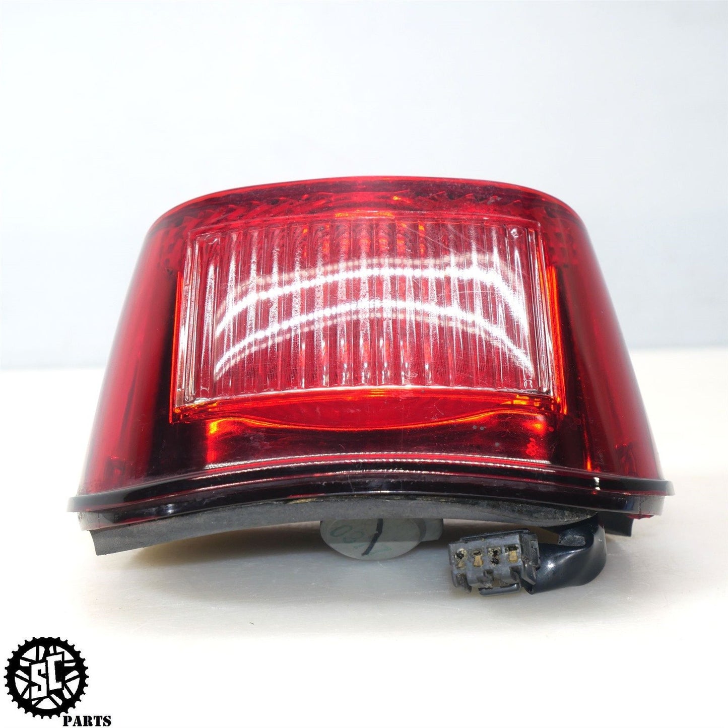 2004 HARLEY DAVIDSON DYNA FXDWGI TAIL LIGHT HD40