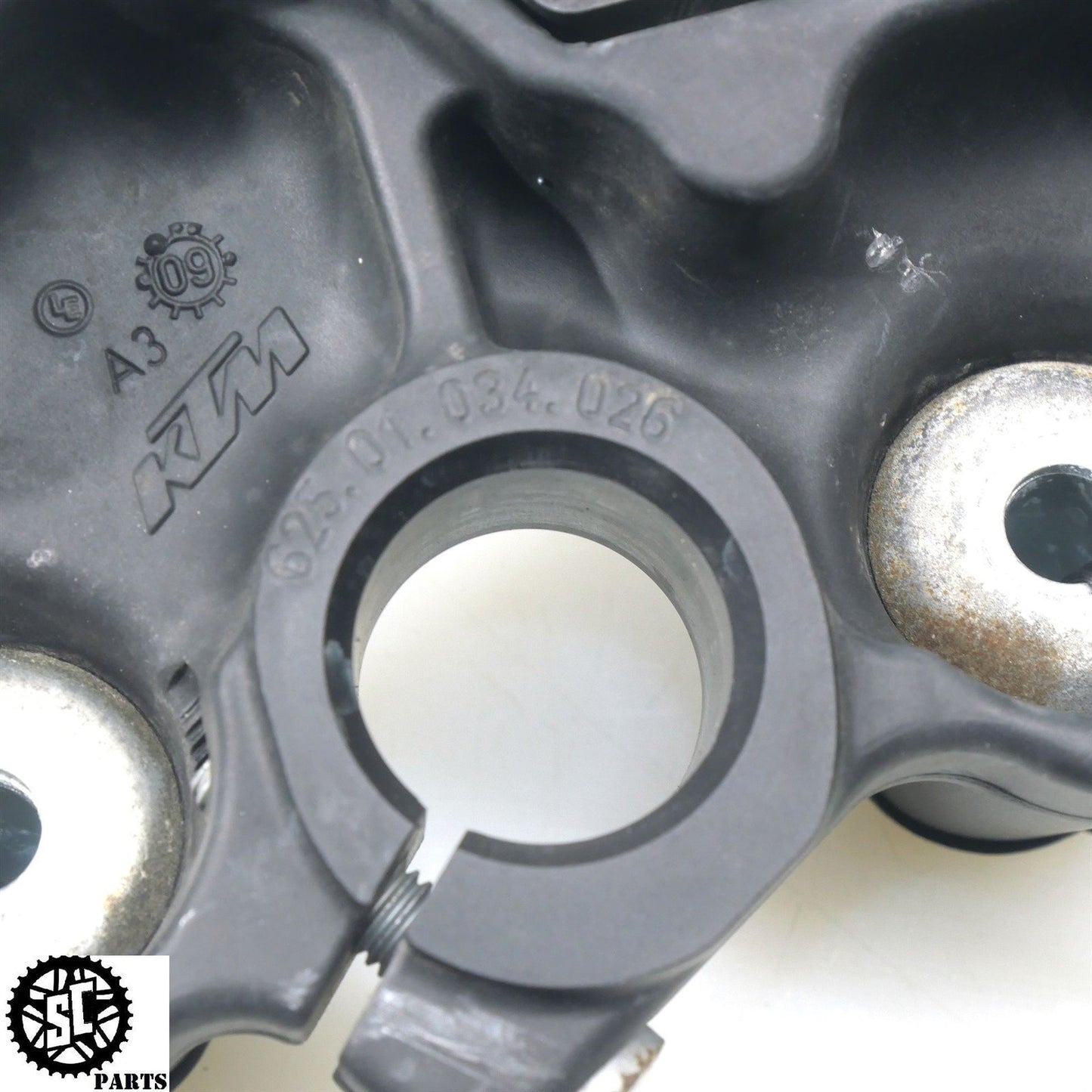 2010 KTM 990 SMT SUPERMOTO UPPER TRIPLE TREE KT01