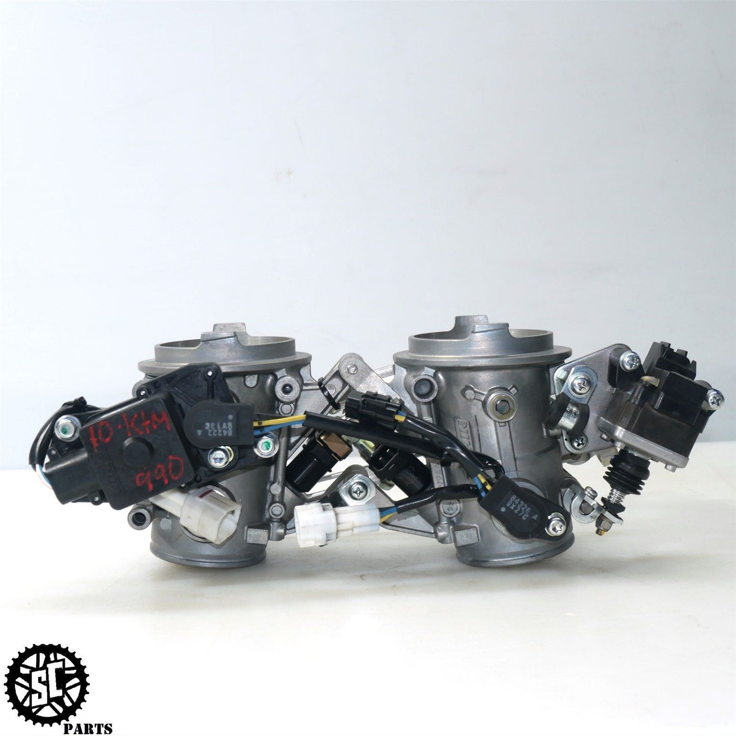2010 KTM 990 SMT SUPERMOTO THROTTLE BODIES KT01