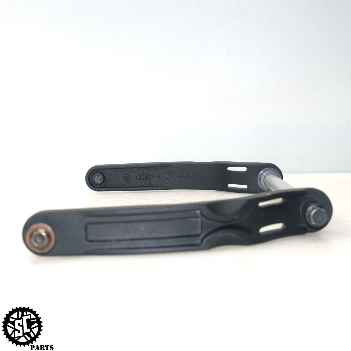 2022 INDIAN CHALLENGER WINDSHIELD WINDSCREEN BRACKET HD48