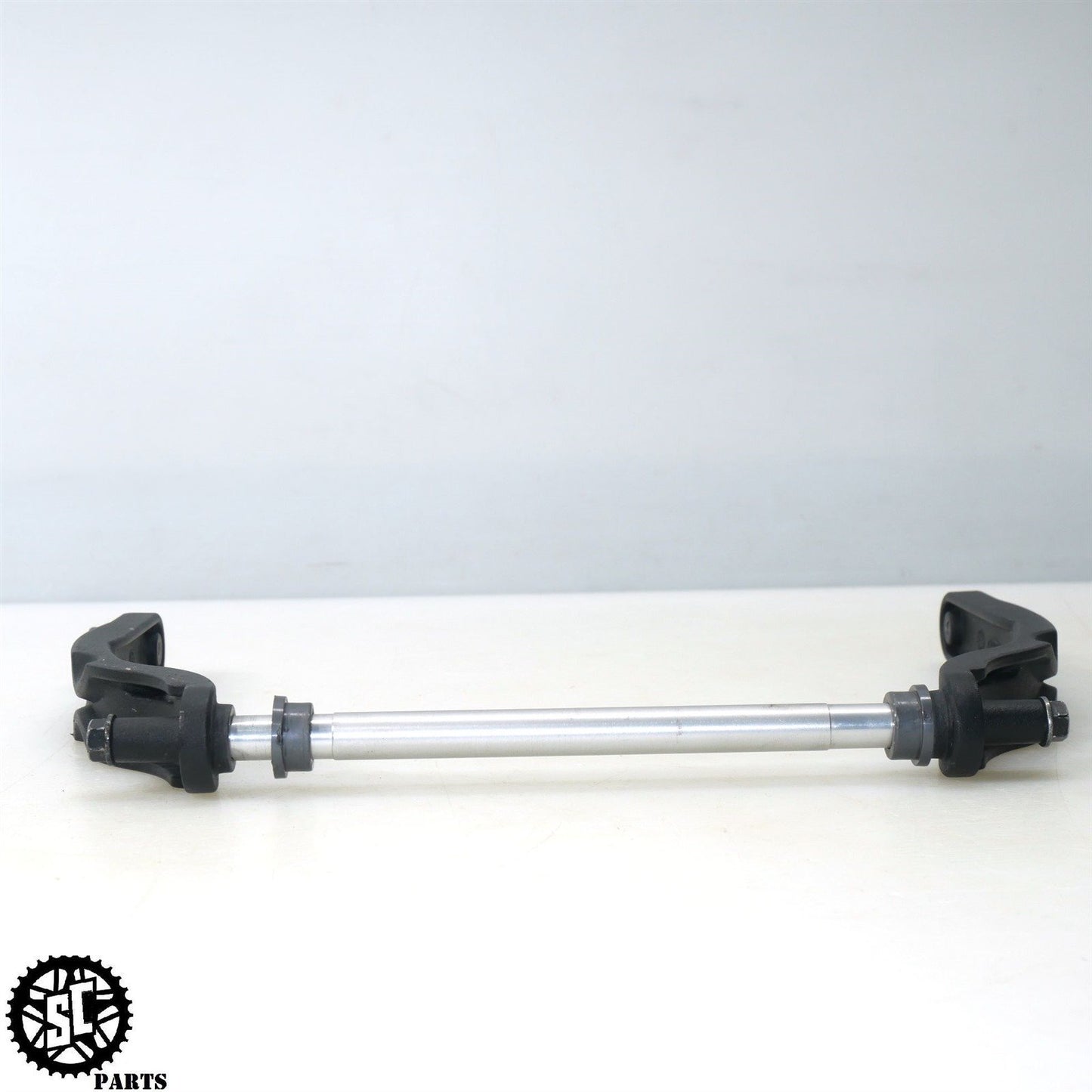 2022 INDIAN CHALLENGER WINDSHIELD WINDSCREEN BRACKET HD48