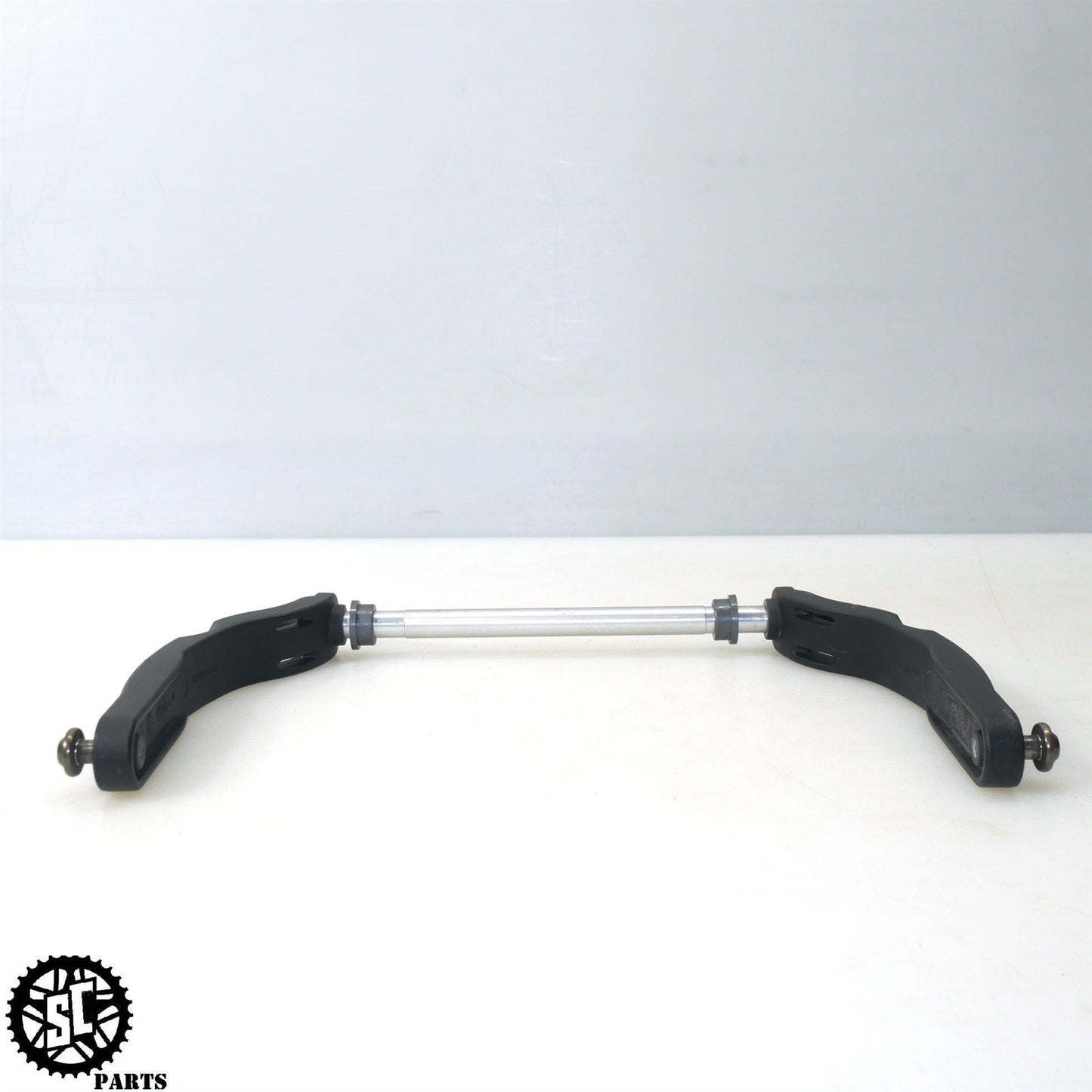 2022 INDIAN CHALLENGER WINDSHIELD WINDSCREEN BRACKET HD48