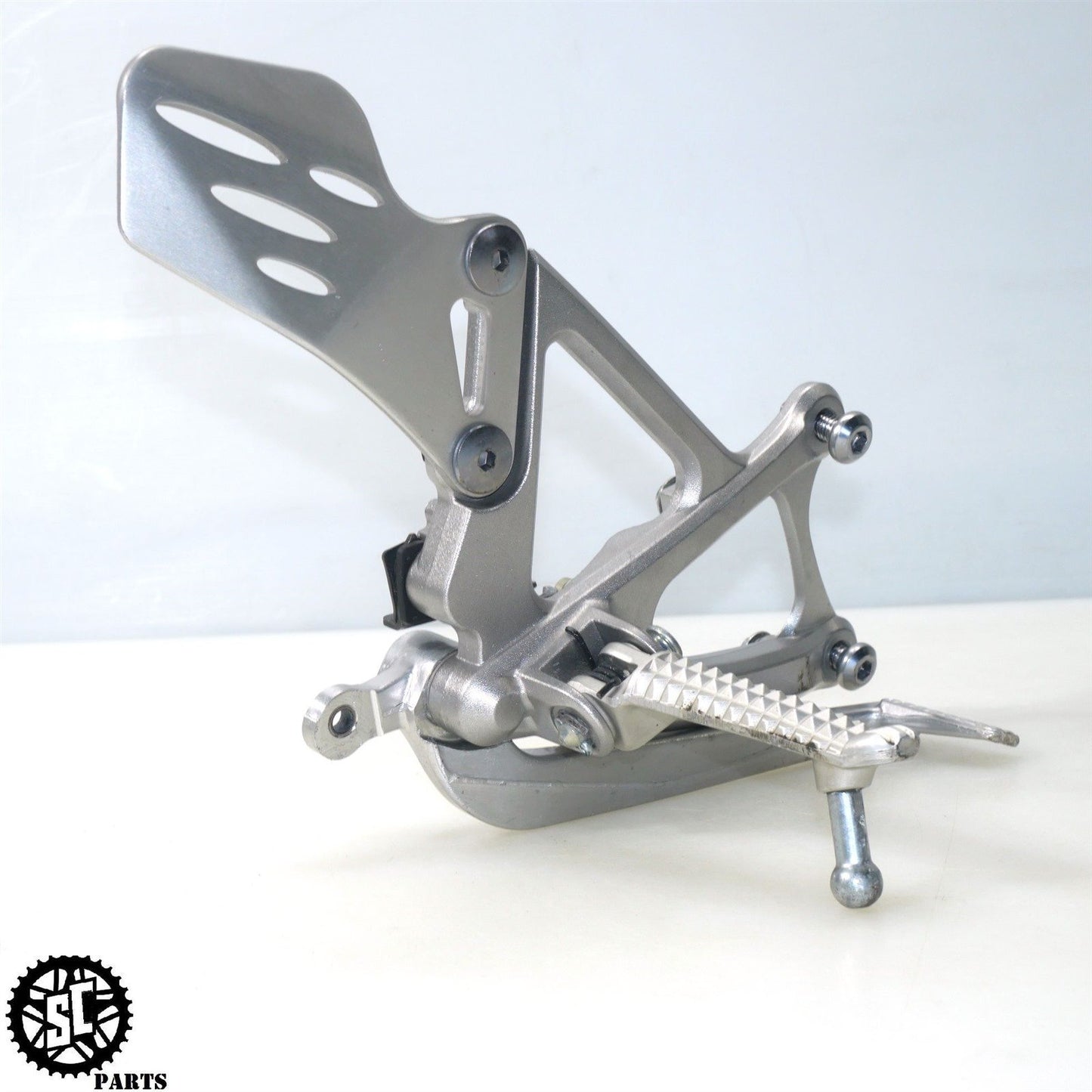 2009-2014 YAMAHA YZF R1 RIGHT REARSET BRAKE PEDAL Y31