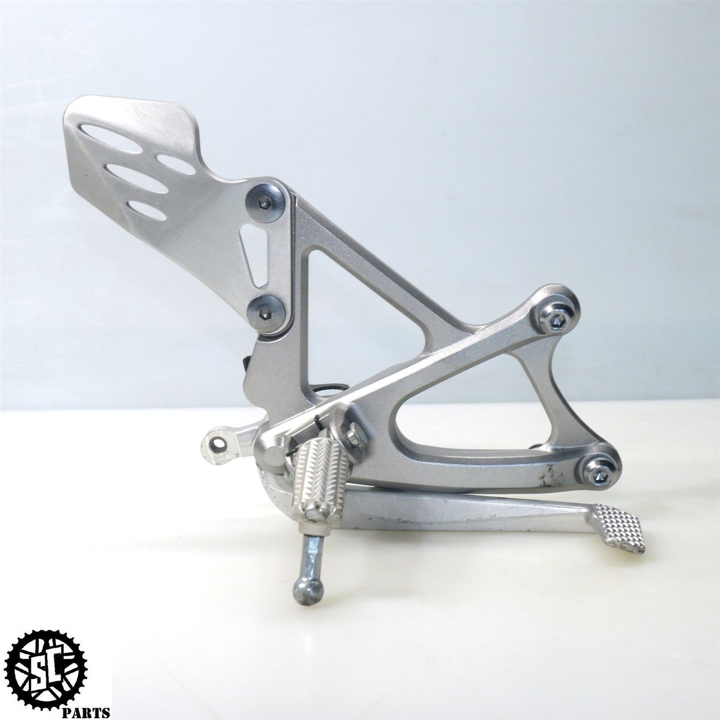 2009-2014 YAMAHA YZF R1 RIGHT REARSET BRAKE PEDAL Y31