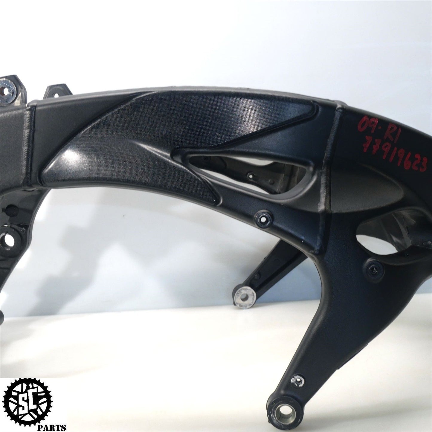 2009-2014 YAMAHA YZF R1 FRAME CHASSIS *S* Y31