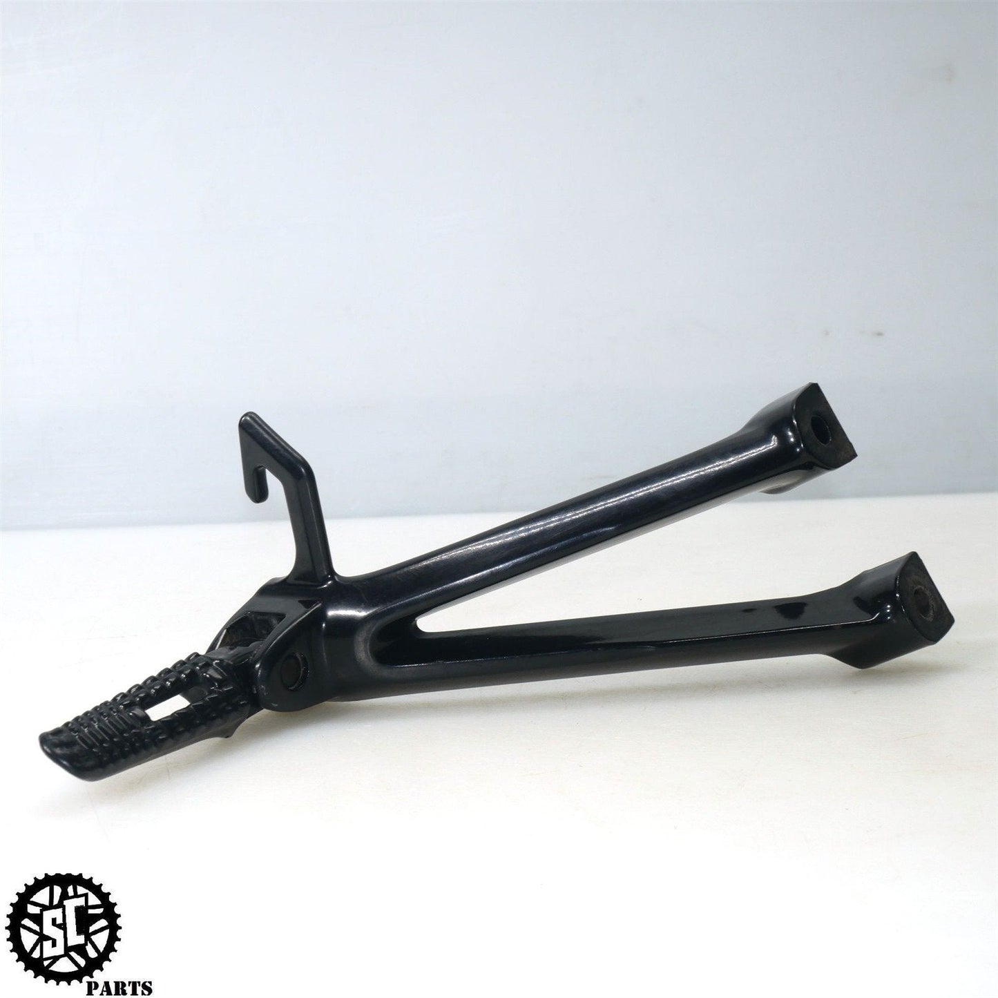 2006-2007 SUZUKI GSXR 600 REAR PASSENGER PEGS S18