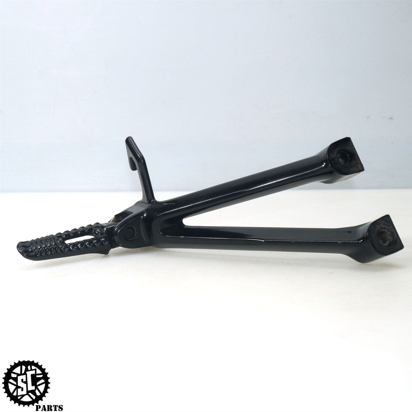 2006-2007 SUZUKI GSXR 600 REAR PASSENGER PEGS S18