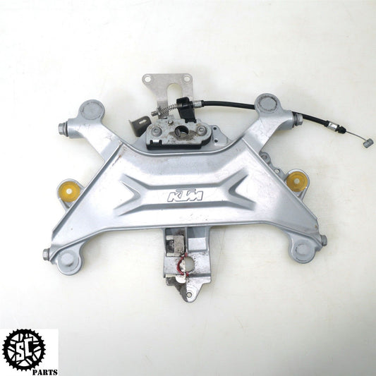 2017 KTM 1290 SUPER DUKE GT SEAT LATCH CABLE BRACKET M05