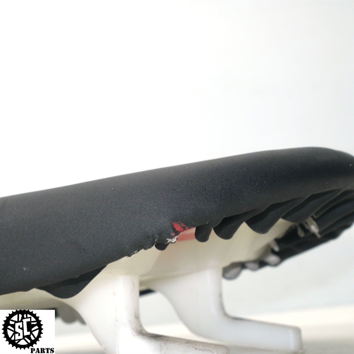 08 09 SUZUKI GSXR 600 750 REAR PASSENGER SEAT OEM S76