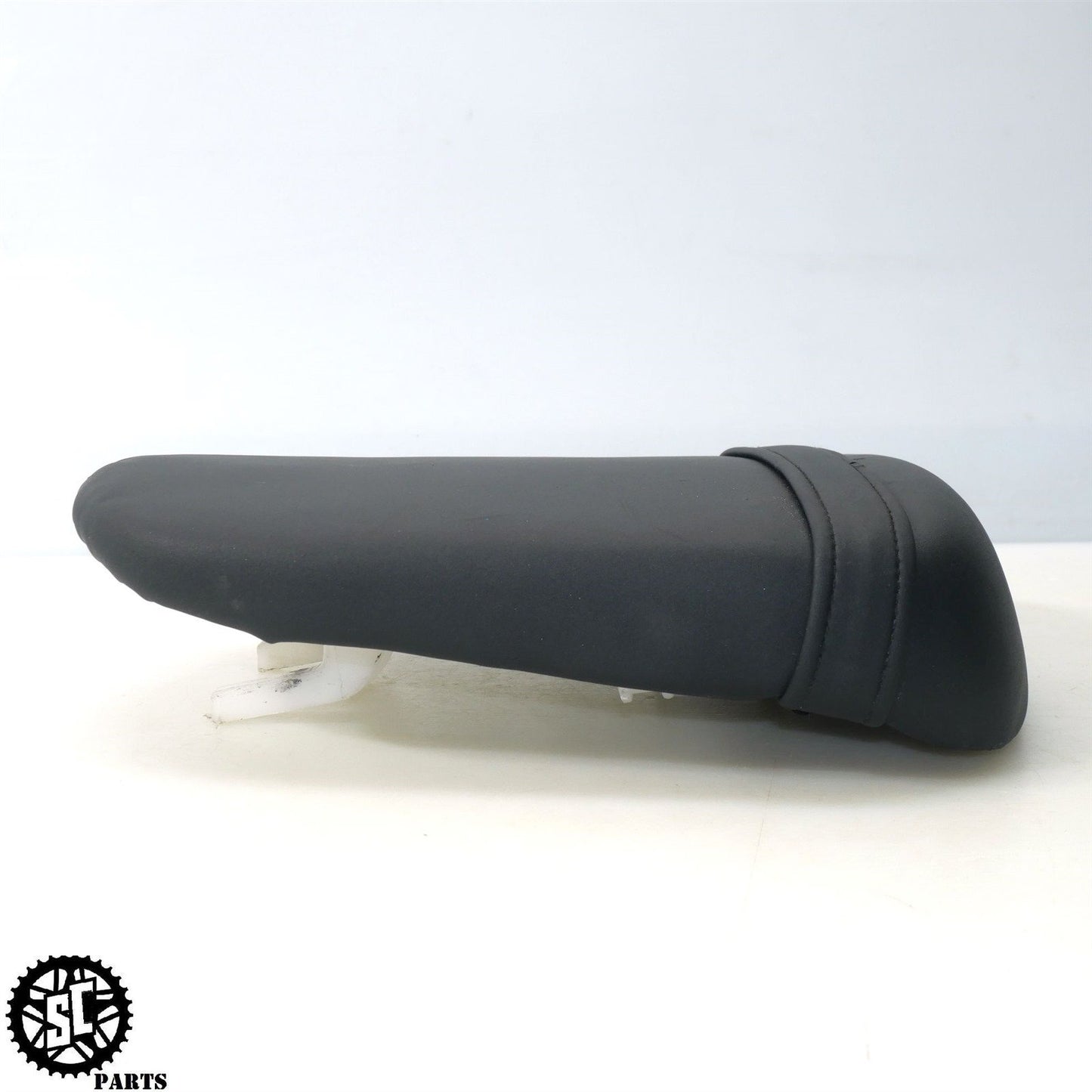 08 09 SUZUKI GSXR 600 750 REAR PASSENGER SEAT OEM S76