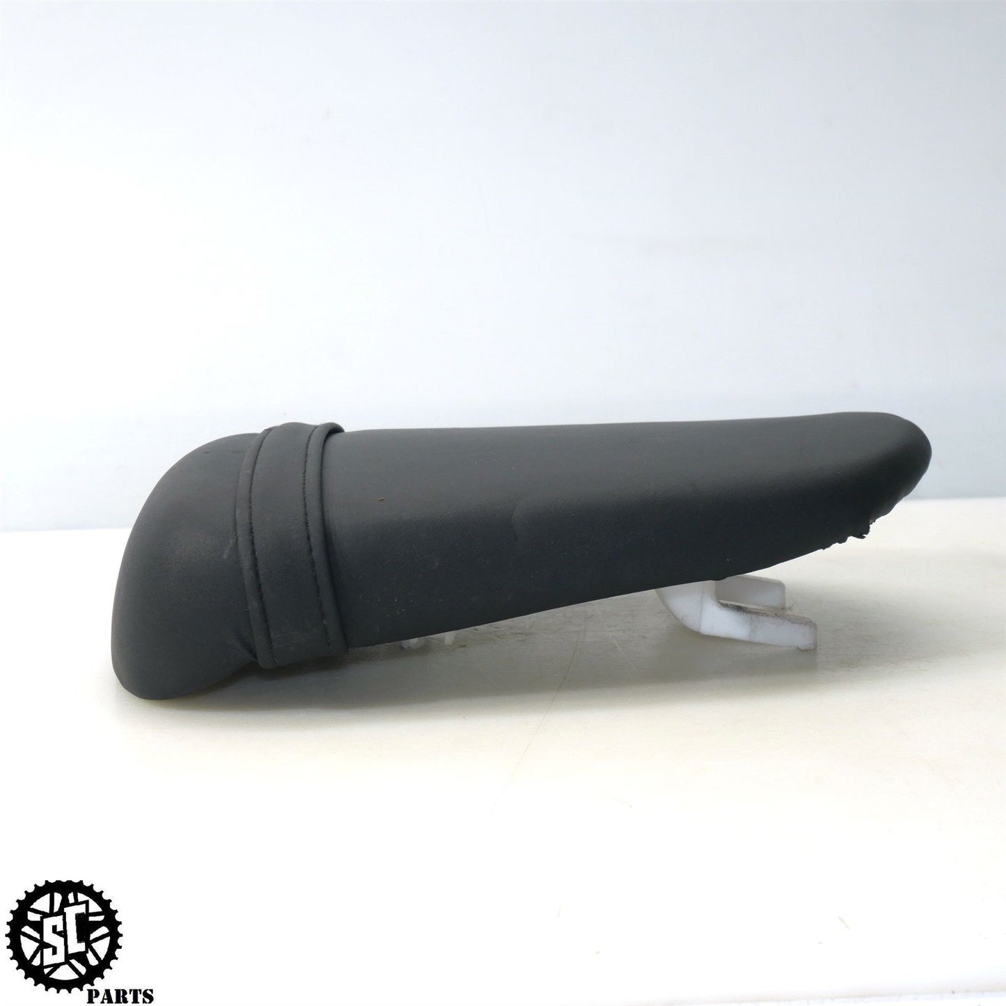 08 09 SUZUKI GSXR 600 750 REAR PASSENGER SEAT OEM S76