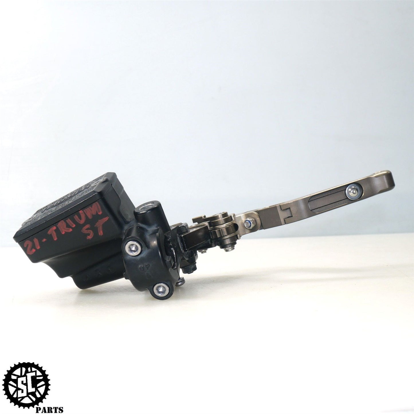 20-22 TRIUMPH STREET TRIPLE R 765 FRONT BRAKE MASTER CYLINDER T28