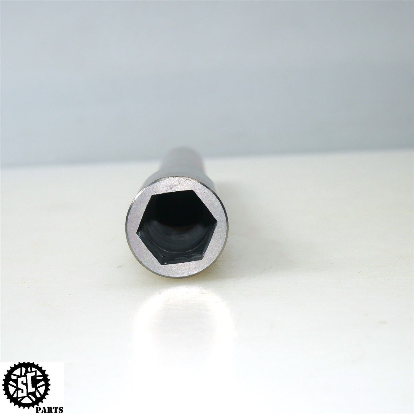 20-22 TRIUMPH STREET TRIPLE R 765 FRONT WHEEL AXLE BOLT T28