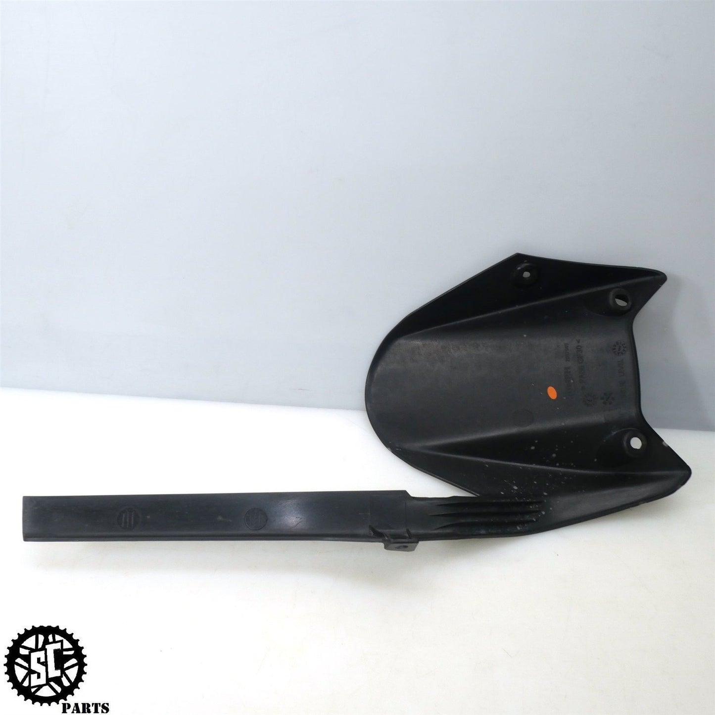 20-22 TRIUMPH STREET TRIPLE R 765 REAR FENDER CHAIN GUARD T28