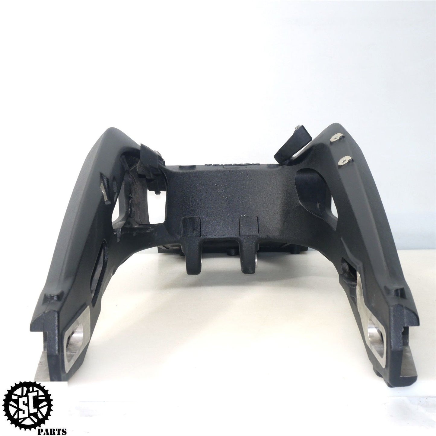 20-22 TRIUMPH STREET TRIPLE R 765 REAR SWINGARM T28