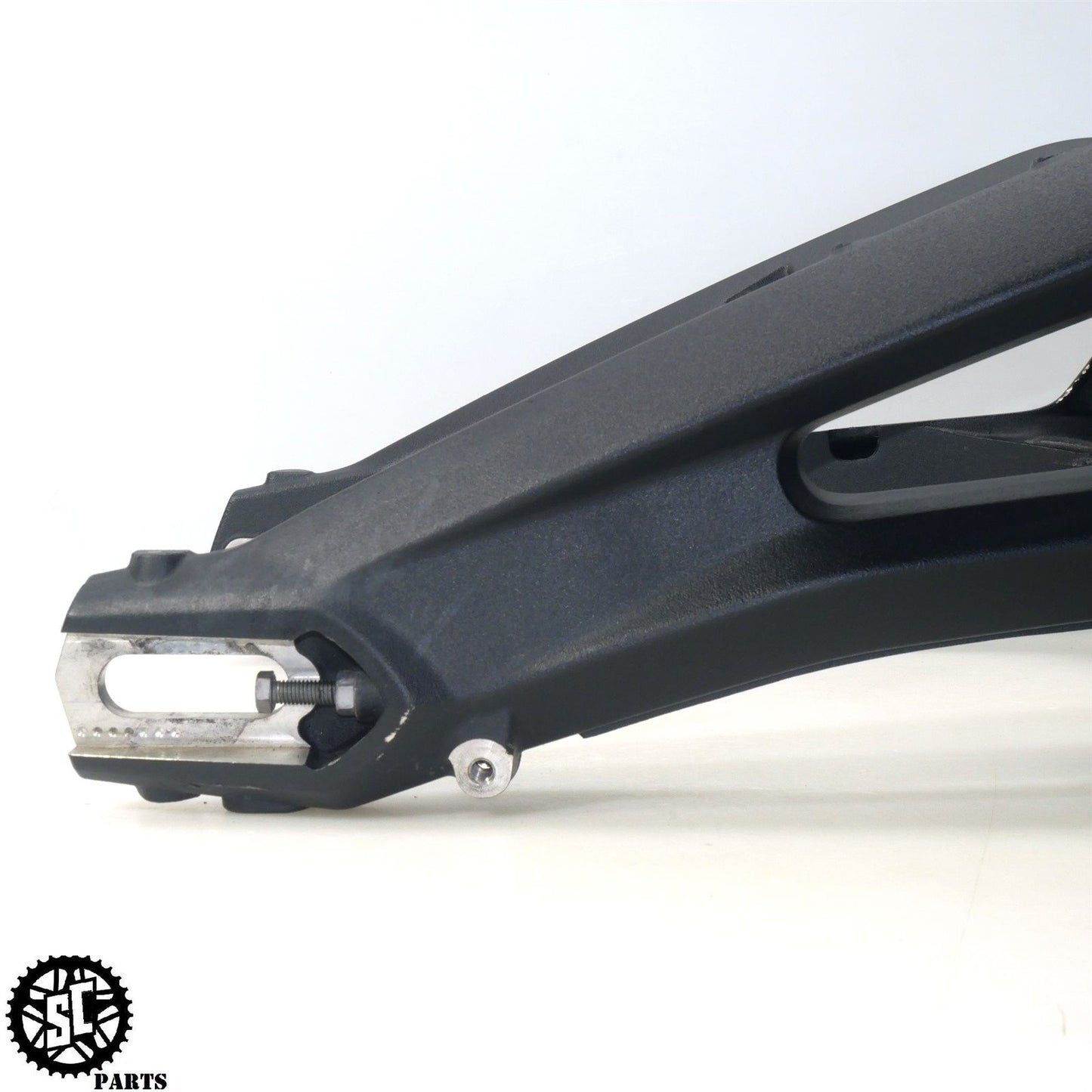 20-22 TRIUMPH STREET TRIPLE R 765 REAR SWINGARM T28