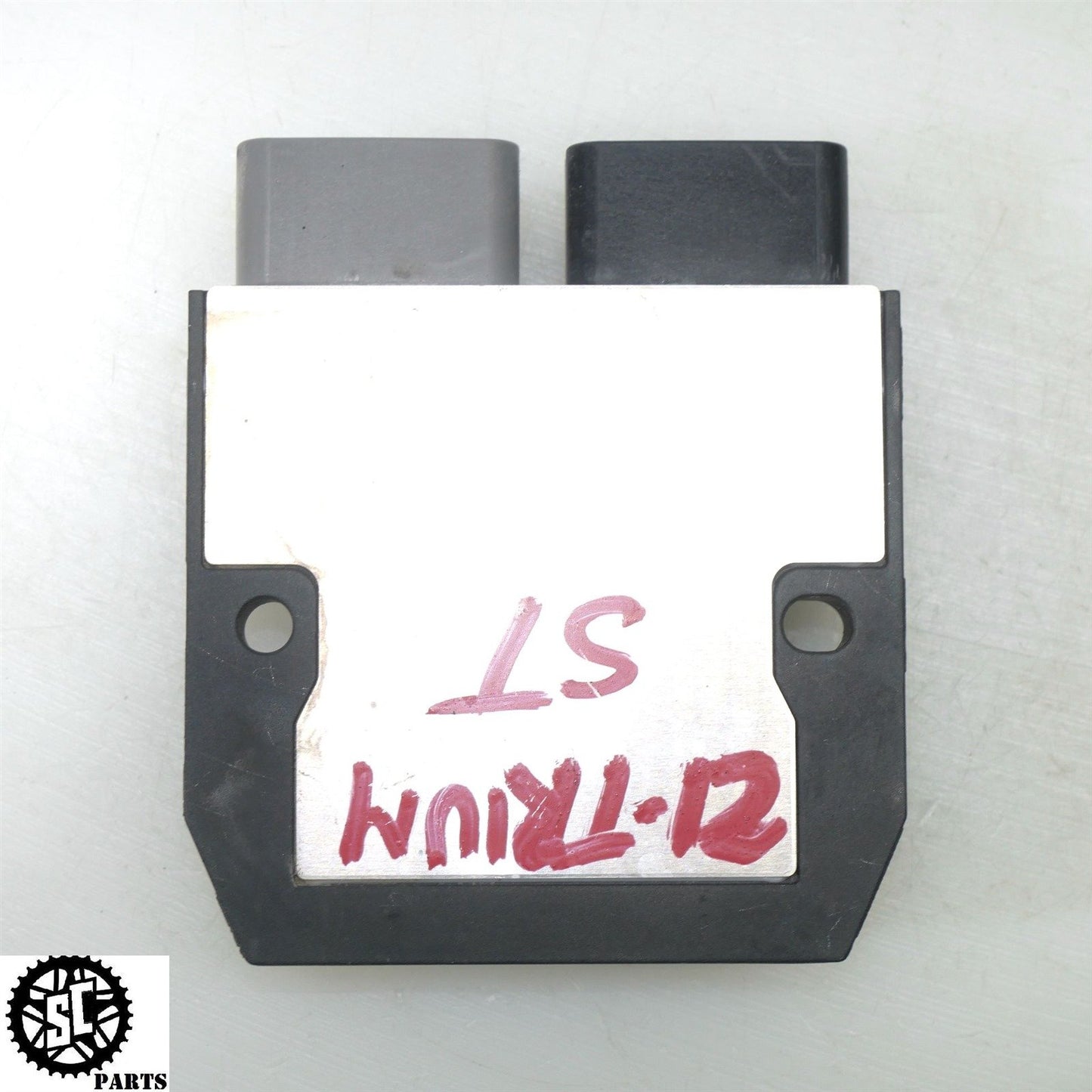 20-22 TRIUMPH STREET TRIPLE R 765 RECTIFIER T28