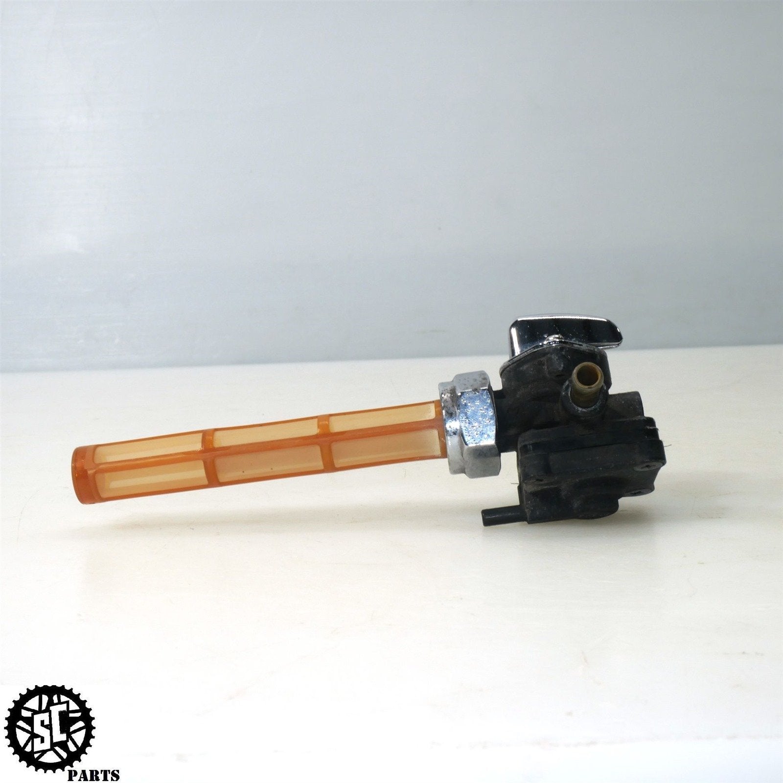 MOTO1988 Vacuum Fuel Petcock 22mm Left Exit For Harley Electra Glide (1975-2013) – Aluminum Alloy Reserve Valve 62167-81