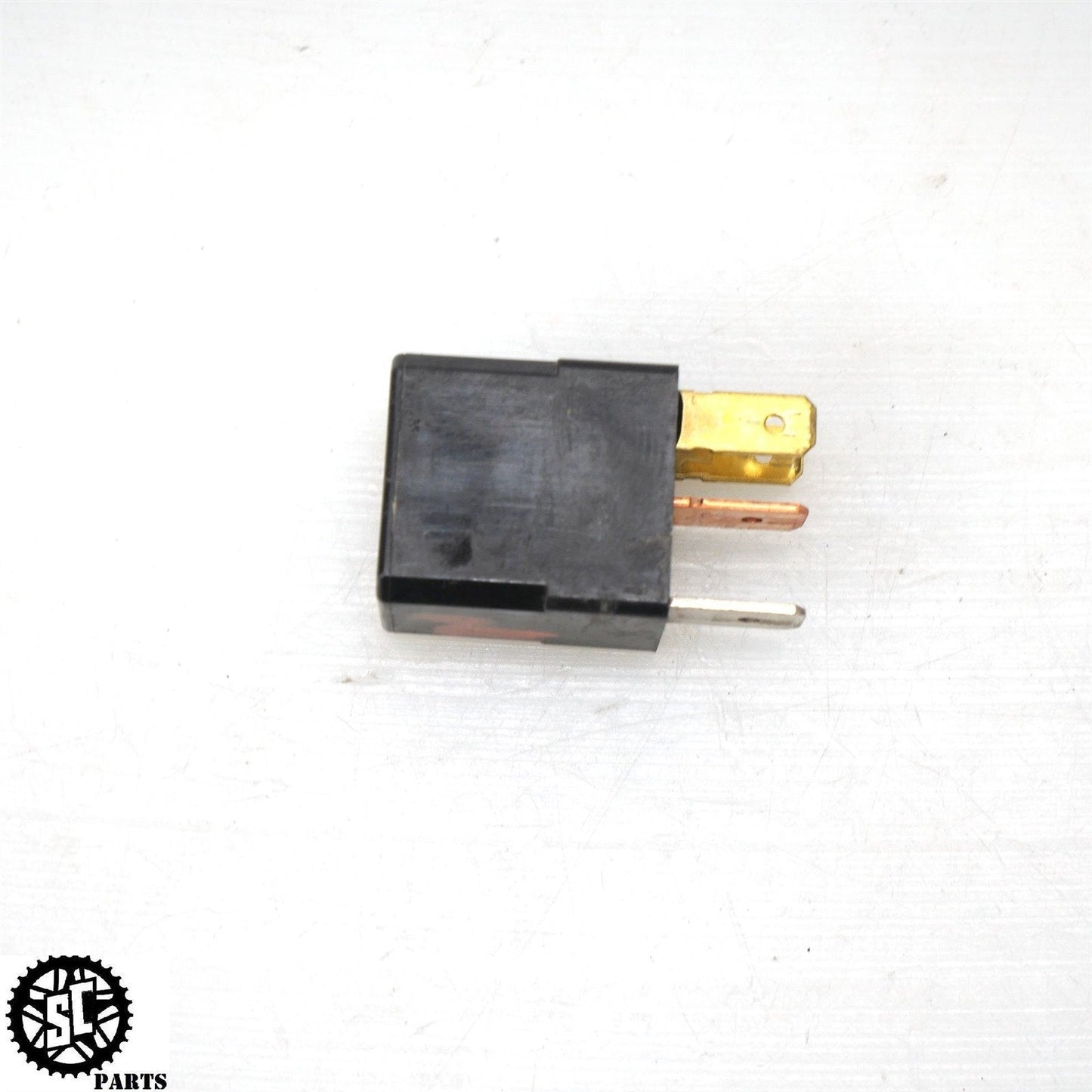2015-2019 DUCATI MONSTER 821 TURN SIGNAL BLINKER RELAY D13