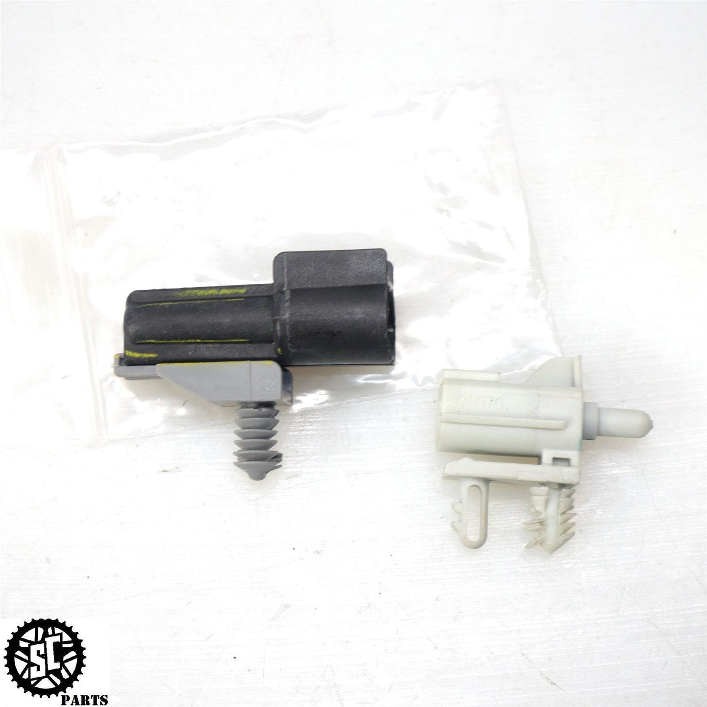 2017-2022 HARLEY ROAD GLIDE AMBIENT AIR TEMPERATURE SENSOR THERMOMETER HD30