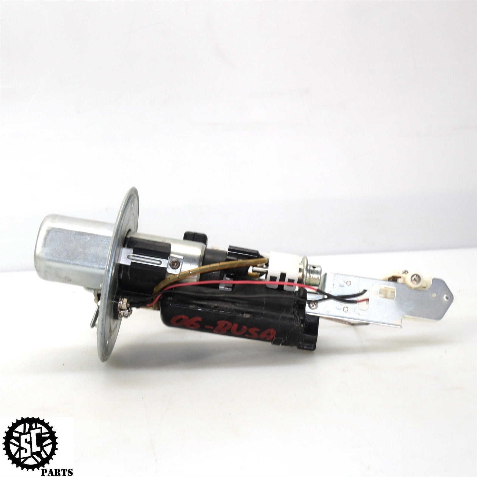 thumbnail interactive-video image 1 of OEM Suzuki Hayabusa Fuel Pump Assy – 15100-24FB0, 2001-2007, Made In Japan 1 of 4