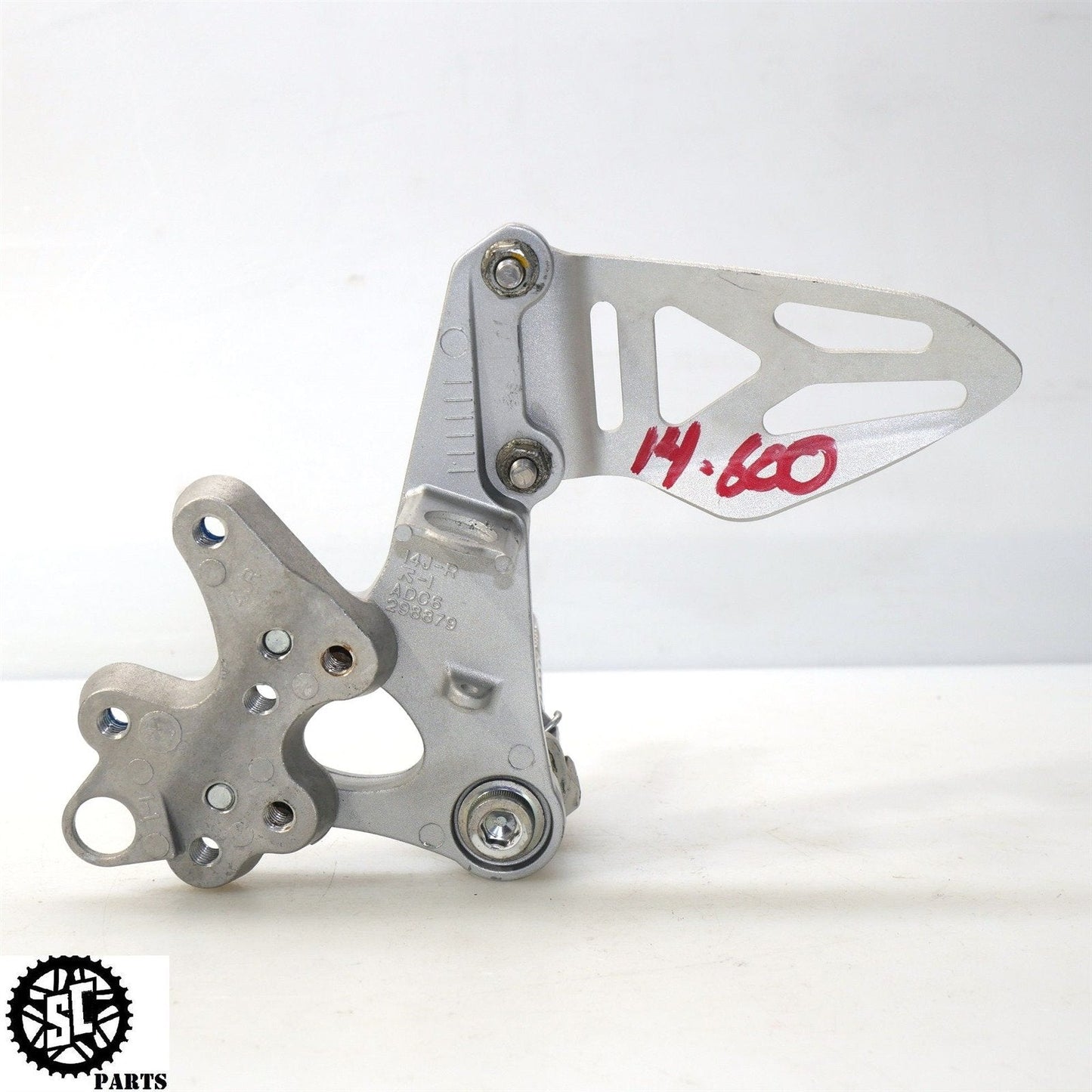 2011-2020 SUZUKI GSXR 600 750 FRONT RIGHT REARSET FOOT PEG BRACKET S16